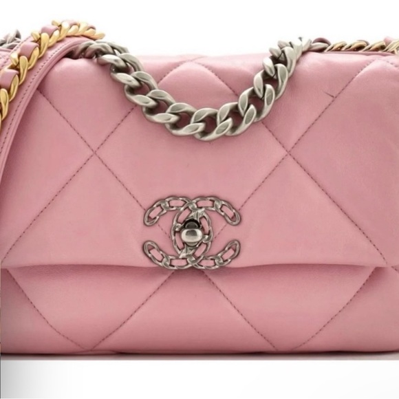 Chanel 19 Flap Bag Quilted Leather
Medium Pink - Picture 7 of 7